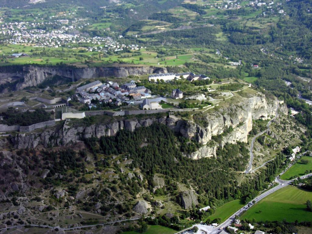 Le Rendez Vous De Vauban Gites & Spa Mont-Dauphin Exterior foto